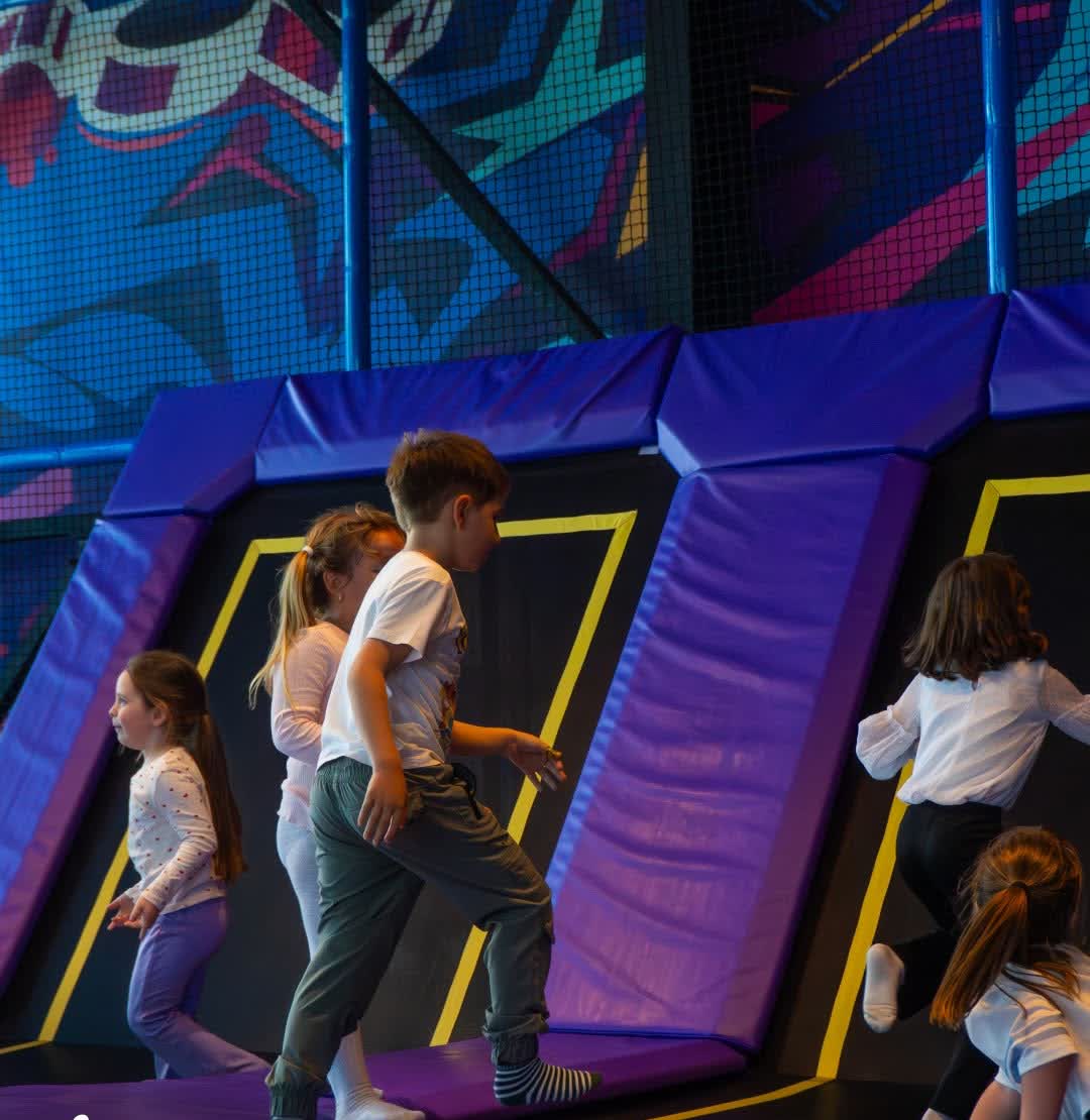 Zona 3 — Sărituri & dodgeball la Kids Park Turda